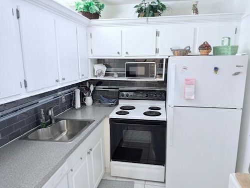 171-171 Oakridge L, Deerfield Beach, FL, 33442-1925 | Card Image