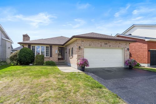 {{alt}} | Card Image