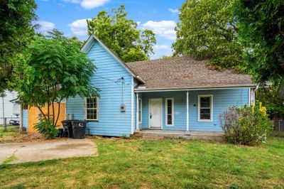 734 N Robinson Street, House other with 3 bedrooms, 3 bathrooms and null parking in Cleburne TX | Image 2