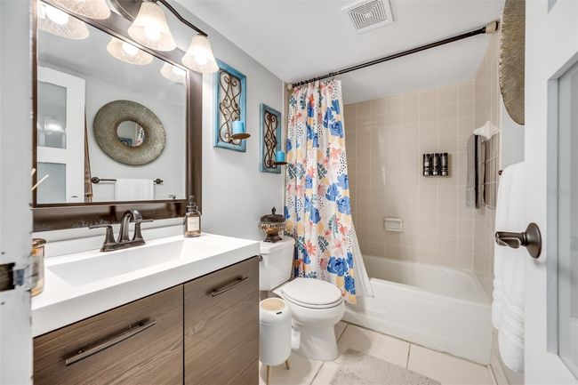 Bathroom | Image 21
