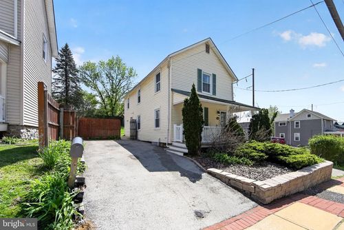 22 W Broad St, MALVERN, PA, 19355-2508 | Card Image