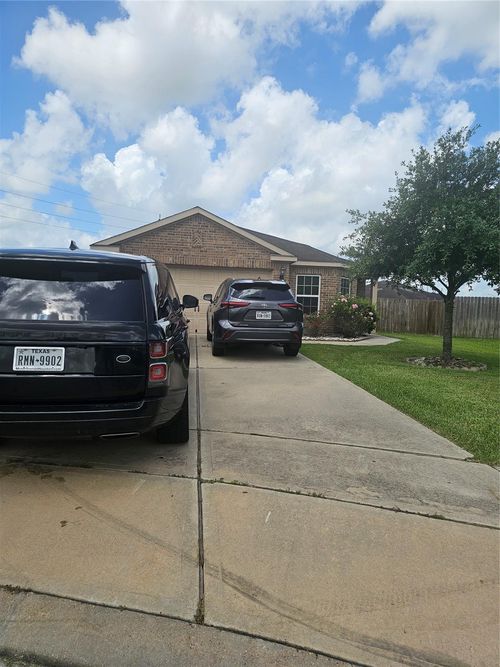 5122 Sunny Parke Ln, Rosenberg, TX, 77469-1021 | Card Image