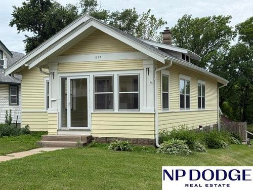 1202 S 43rd St, Omaha, NE, 68105-1720 | Card Image