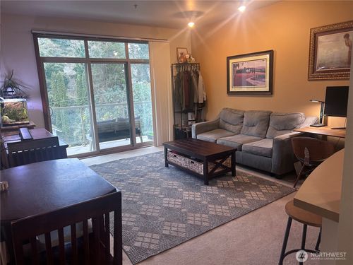 apt-205-910 Gladstone St, Bellingham, WA, 98229-6227 | Card Image