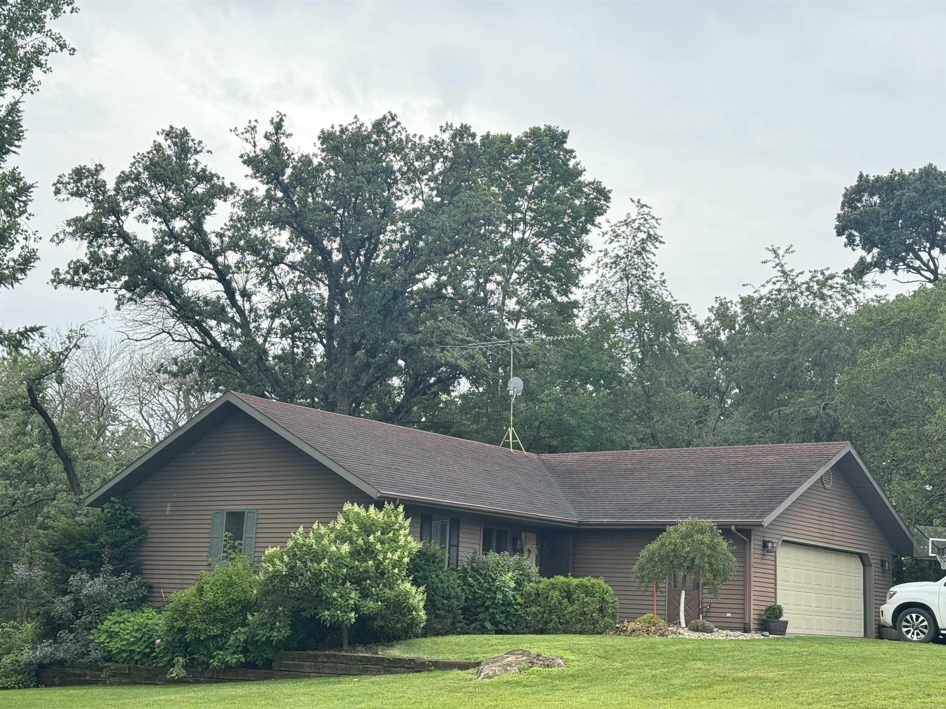 Glenwood Rd, Charles City, IA 50616