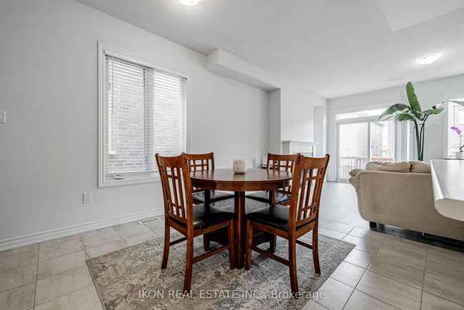 33 Robb Thompson Rd, House attached with 3 bedrooms, 3 bathrooms and 3 parking in Mount Albert ON | Image 18