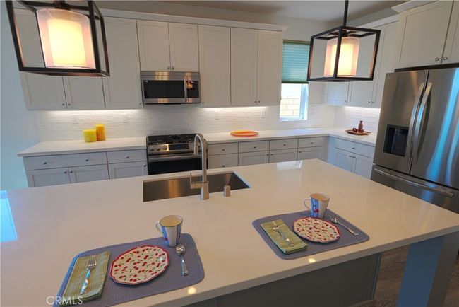 28706 Wildflower Ter, House other with 3 bedrooms, 3 bathrooms and 3 parking in Castaic CA | Image 7
