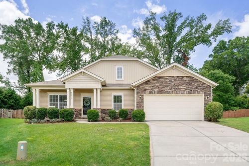 805 Scenic Way, Matthews, NC, 28104-5624 | Card Image