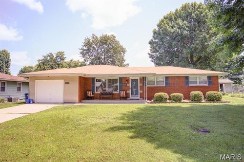 425 Sanders St, Bethalto, IL, 62010-1719 | Card Image