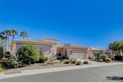 4570 Riva De Romanza Street, House other with 2 bedrooms, 2 bathrooms and null parking in Las Vegas NV | Image 3