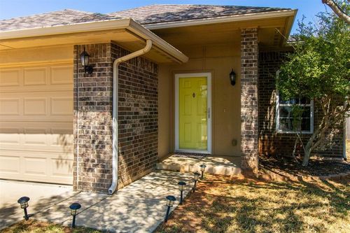 900 Switzerland Ave, Yukon, OK, 73099-9624 | Card Image