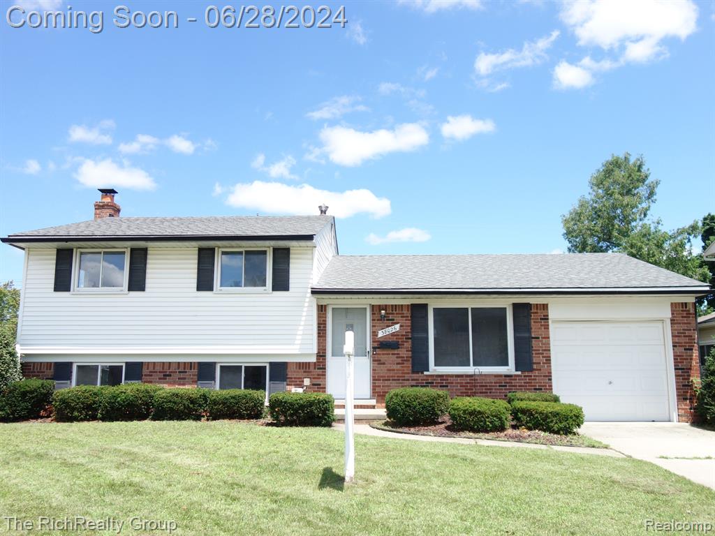 Ross St, Livonia, MI 48154