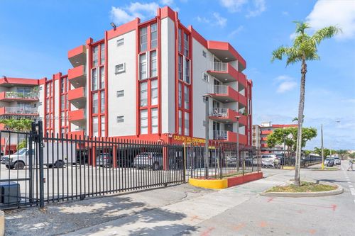 apt-528-1750 W 46th St, Hialeah, FL, 33012-2884 | Card Image