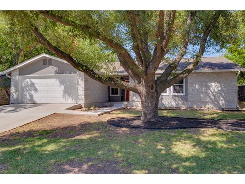 2202 Donna Dr, Taylor, TX, 76574-1712 | Card Image