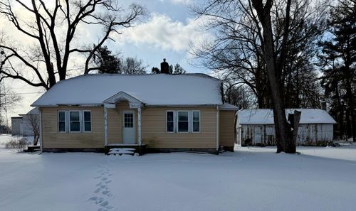 211 W Main St, Medaryville, IN, 47957 | Card Image