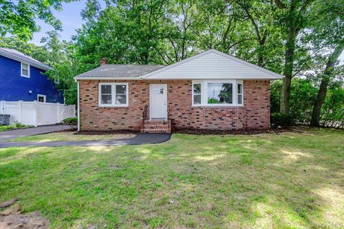 17 Lake Prom, Brookhaven, NY, 11779 | Card Image