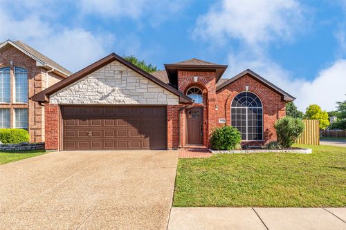 2802 Garden Oaks Pl, Grand Prairie, TX, 75052-4401 | Card Image