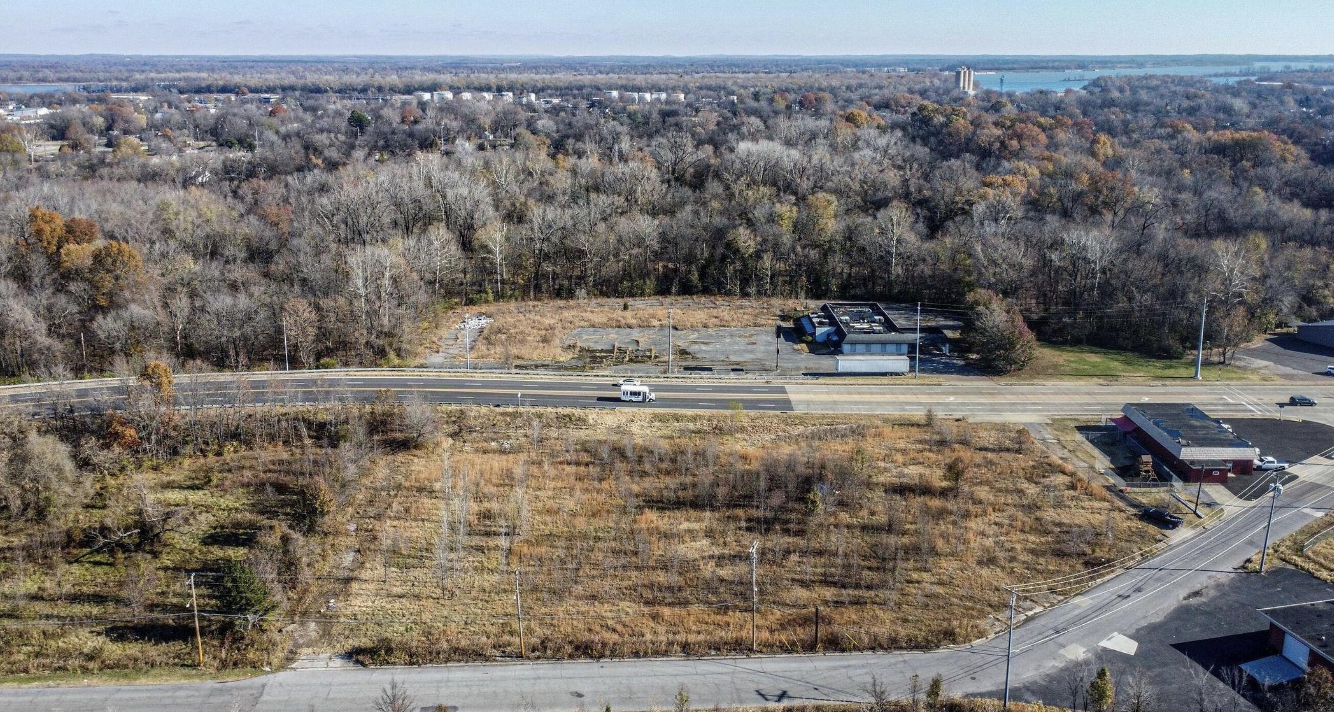 Land in Paducah 5
