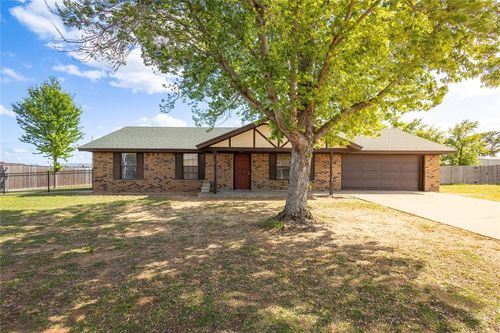 104 Sadie Lane, Sayre, OK, 73662 | Card Image