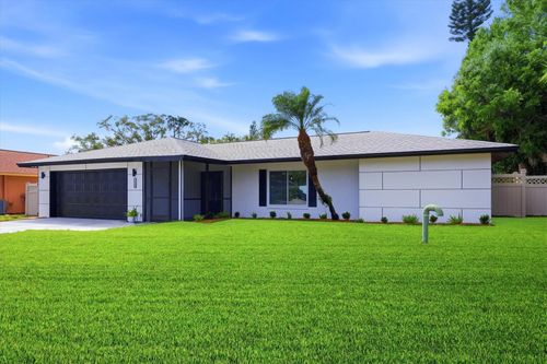 2324 Riverwood Pines Dr, Sarasota, FL, 34231-4244 | Card Image