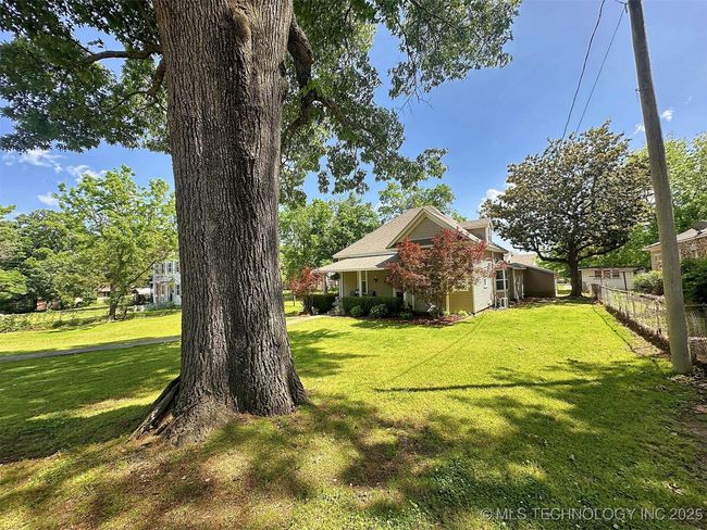 321 W Shawnee St, House other with 4 bedrooms, 3 bathrooms and null parking in Tahlequah OK | Image 5