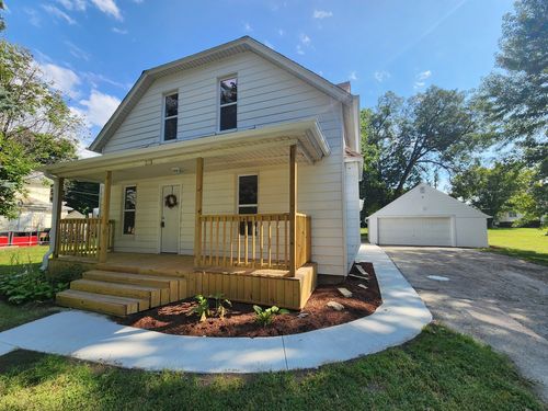 211 N Hickory St, Wenona, IL, 61377-7507 | Card Image