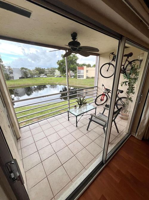 apt-207-2828 Casita Way, Delray Beach, FL, 33445-4592 | Card Image