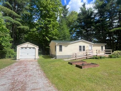 137 Tamarack Ln, Pittsford, VT, 05763-9258 | Card Image