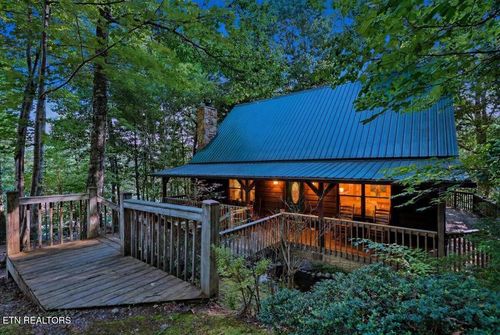 739 Stonegate Way, Townsend, TN, 37882-4145 | Card Image
