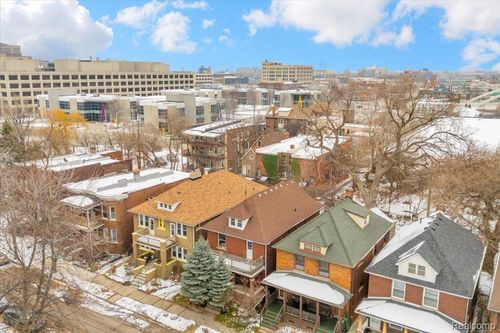 5828 4th St, Detroit, MI, 48202-3627 | Card Image