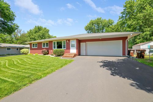 1022 5th St W, Hastings, MN, 55033-1613 | Card Image