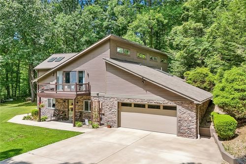 1099 Davis Rd, Ellwood City, PA, 16117-8019 | Card Image