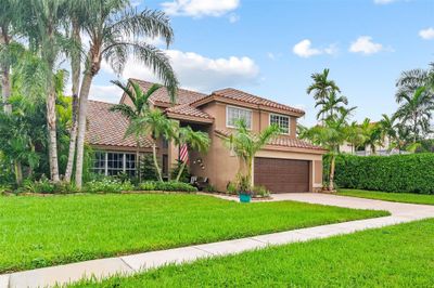 19313 Nw 11th St, House other with 4 bedrooms, 3 bathrooms and null parking in Pembroke Pines FL | Image 2