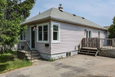 5468 Glenholme Ave, House other with 2 bedrooms, 1 bathrooms and 4 parking in Niagara Falls ON | Image 1