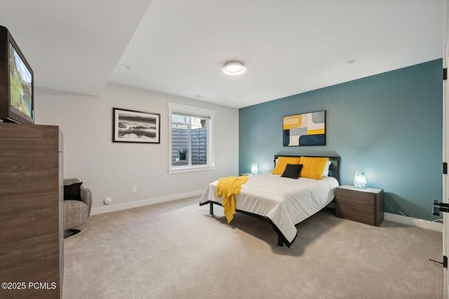 363 E Overlook Loop, Condo with 3 bedrooms, 4 bathrooms and null parking in Hideout UT | Image 29