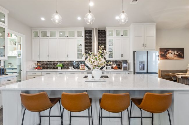 7608 N Branch Rd, House other with 5 bedrooms, 4 bathrooms and null parking in Krum TX | Image 11