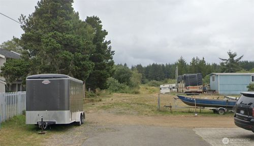 320 12th St N, Long Beach, WA, 98631-2606 | Card Image