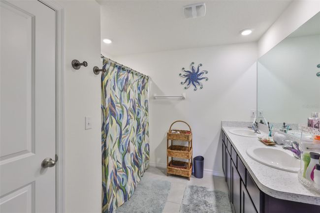 16704 Sunburst Lake St, House other with 3 bedrooms, 2 bathrooms and null parking in WIMAUMA FL | Image 28