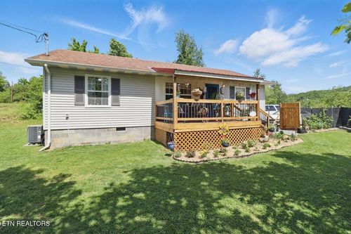 164 Walker Ln, Middlesboro, KY, 40965-8301 | Card Image