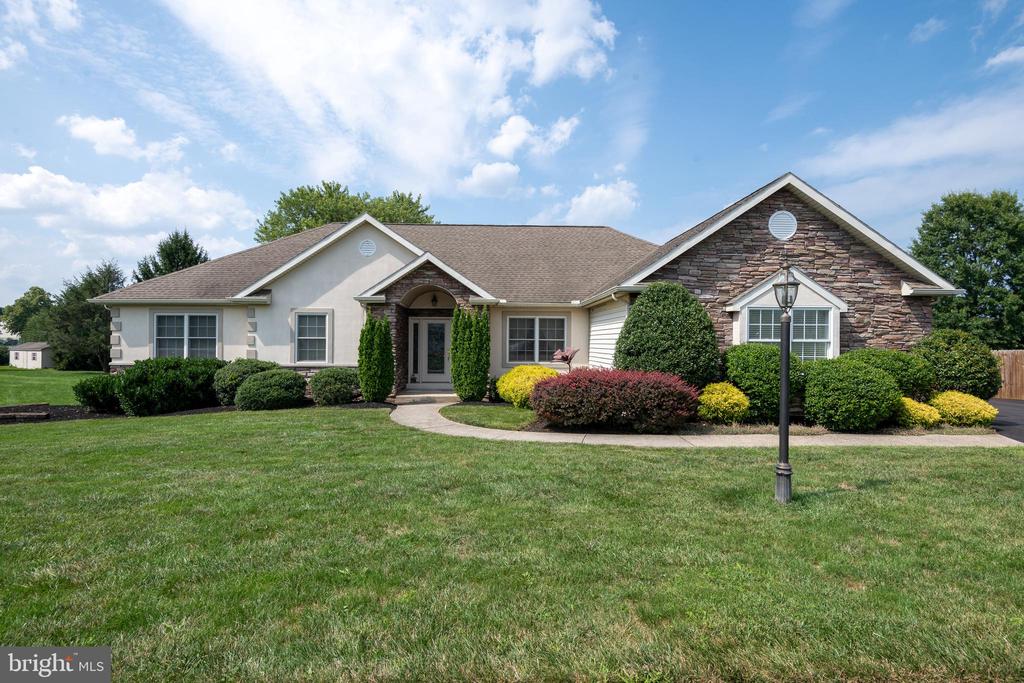 Carriage Rd, Palmyra, PA 17078