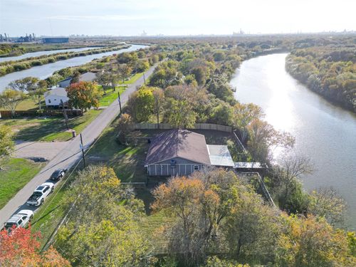 1910 Duncan Dr, Oyster Creek, TX, 77541-8801 | Card Image