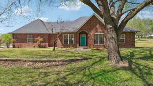 1805 College Park Rd, Claremore, OK, 74017-2010 | Card Image