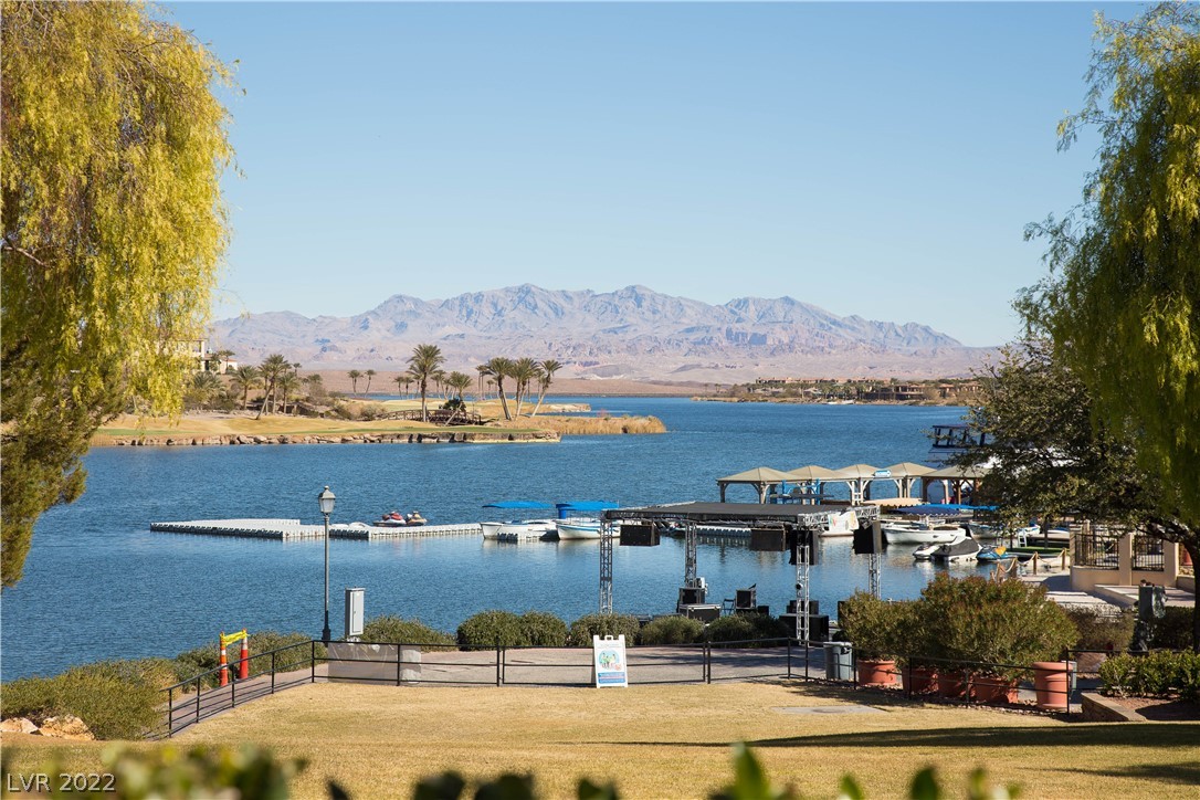 13 Reflection Shores Lane, Sold in Henderson Zoocasa