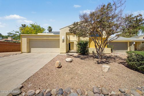 5250 E Woodspring Dr, Tucson, AZ, 85712-1365 | Card Image