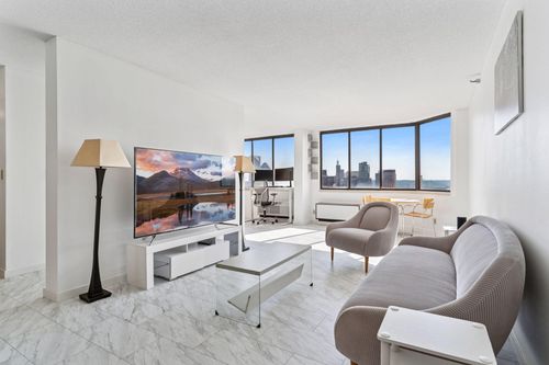 1607-360 Sherman St, Saint Paul, MN, 55102-2564 | Card Image