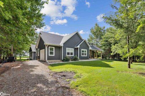 2404 Evergreen Cir, State Center, IA, 50247-1058 | Card Image