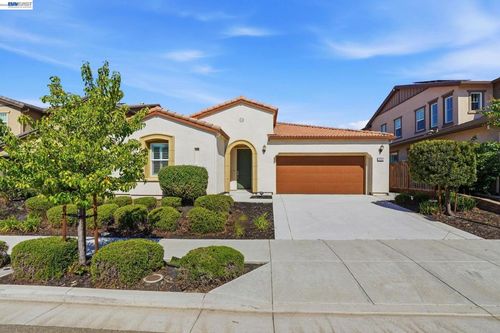 2542 Azalea Ave, Tracy, CA, 95376-8210 | Card Image