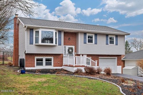 51 Par Cir, Albany, NY, 12208-1119 | Card Image