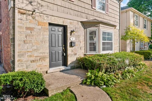 25 Village Ln, Grosse Pointe Park, MI, 48230-1529 | Card Image