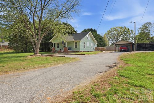 513 7th St Sw, Taylorsville, NC, 28681-2416 | Card Image